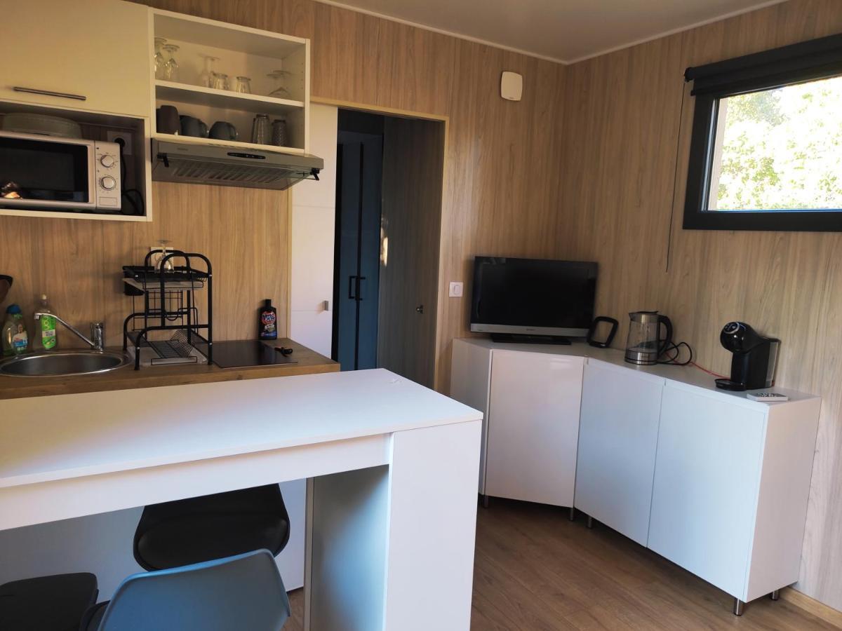 Joli Studio Climatise Avec Jacuzzi Prive Et Entree Independante Fréjus 外观 照片