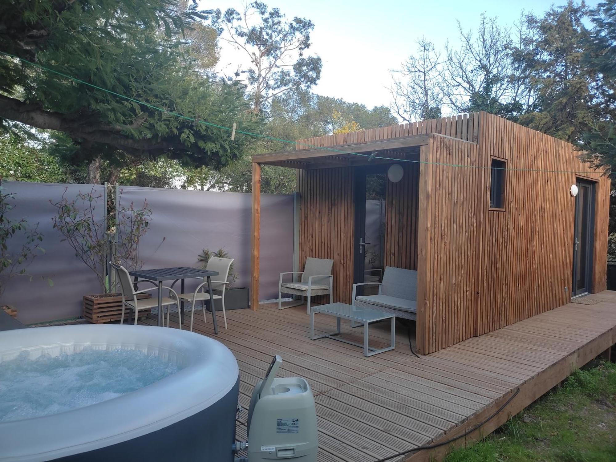 Joli Studio Climatise Avec Jacuzzi Prive Et Entree Independante Fréjus 外观 照片