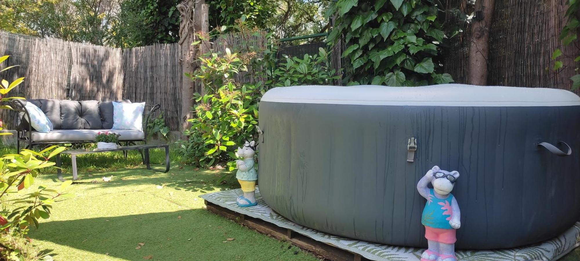 Joli Studio Climatise Avec Jacuzzi Prive Et Entree Independante Fréjus 外观 照片