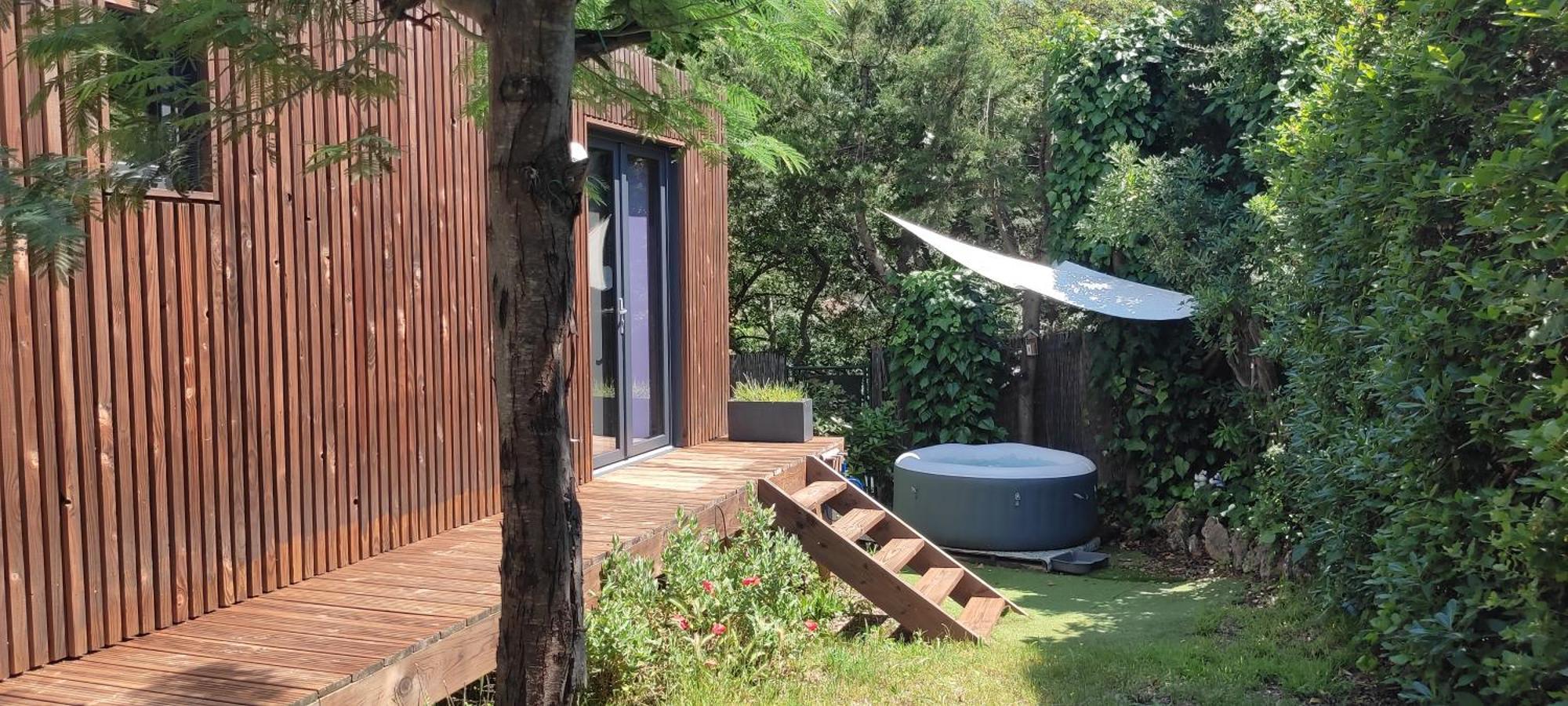 Joli Studio Climatise Avec Jacuzzi Prive Et Entree Independante Fréjus 外观 照片